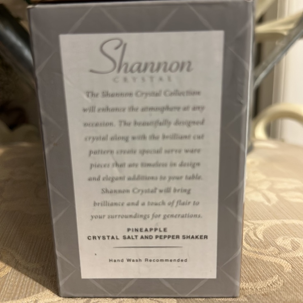 SHANNON CRYSTAL PINEAPPLE SALT & PEPPER SHAKER NWT IN BOX UNUSED - Picture 2 of 8